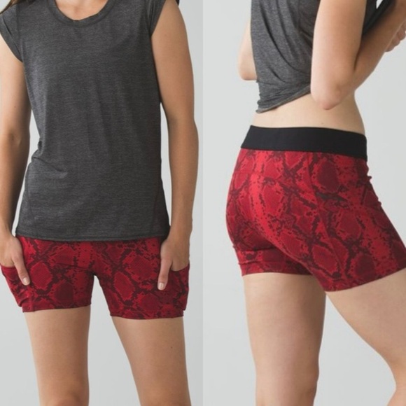 Lululemon Womens What The Sport Short Sz 4 Mini Ziggy Snake Red Tide Cranberry - Picture 1 of 10